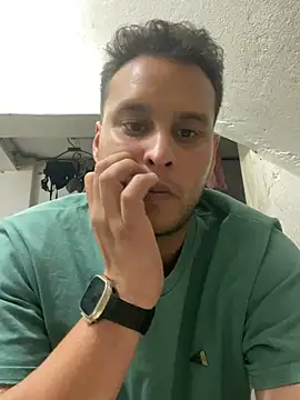 Latino_jr webkamerás műsora