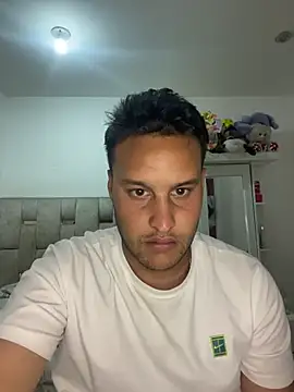 Latino_jr Show Webcam