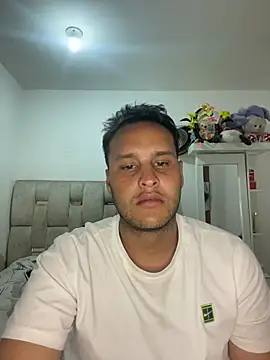 Latino_jr 在線直播表演
