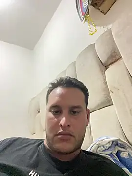 Latino_jr webkamerás műsora