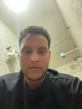 Latino_jr Pertunjukan Webcam