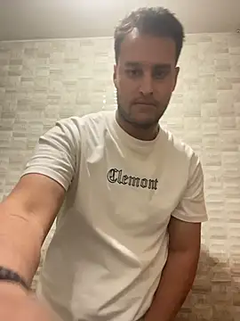 Latino_jr Pertunjukan Webcam