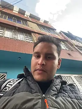 Latino_jr Show Webcam