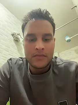 Latino_jr Show Webcam