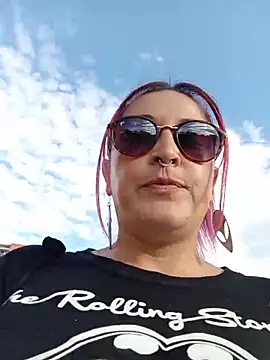 sophie_banger: διαδικτυακό σόου στην κάμερα