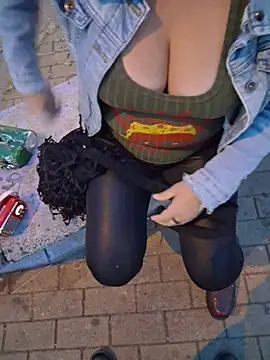 sophie_banger: διαδικτυακό σόου στην κάμερα