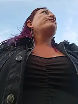 הופעת וובקאם של sophie_banger