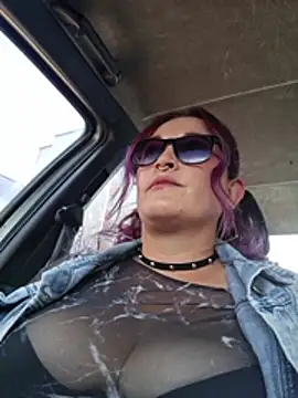 הופעת וובקאם של sophie_banger