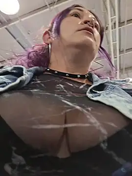 הופעת וובקאם של sophie_banger