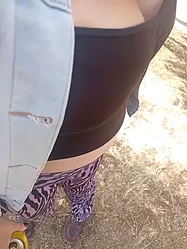 הופעת וובקאם של sophie_banger