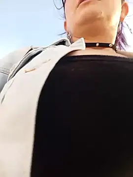 sophie_banger: διαδικτυακό σόου στην κάμερα