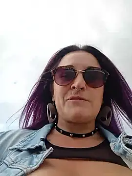 הופעת וובקאם של sophie_banger