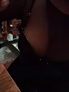 הופעת וובקאם של sophie_banger