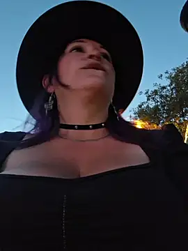 Pokazy przed kamerką – sophie_banger