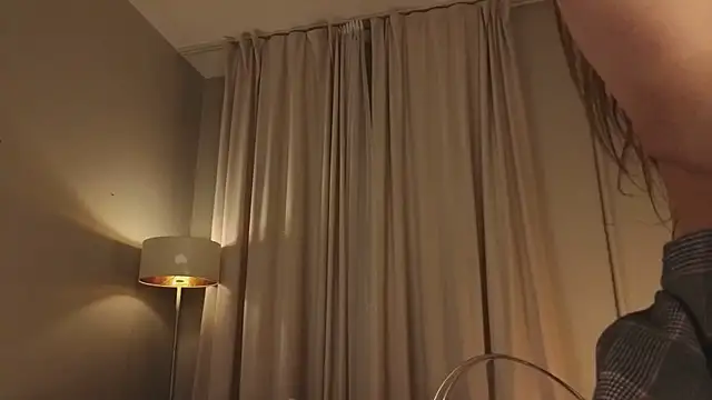 XXX chat uživo modela CassieCool