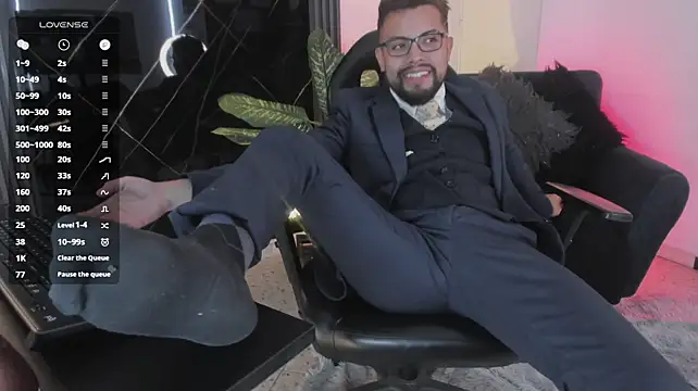 Show modela LuccaMallard na web-kameri