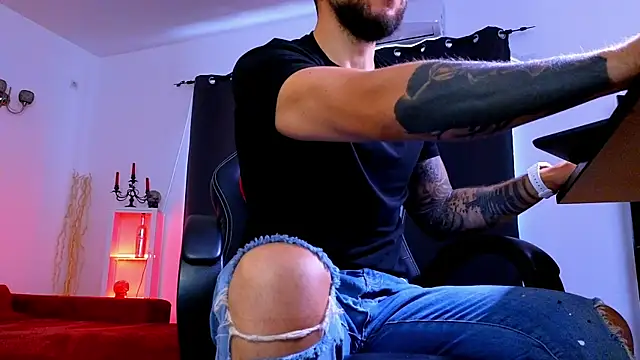 MightyAaron66 Show Webcam