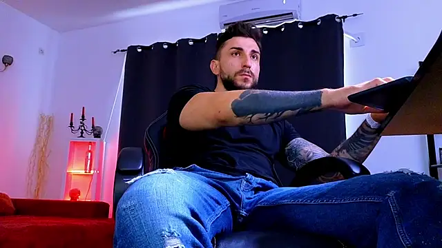 MightyAaron66 Show Webcam