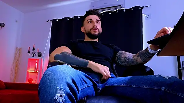 MightyAaron66 Show Webcam