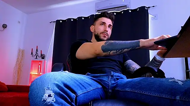 MightyAaron66 Webcam show