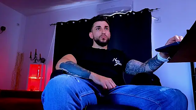 MightyAaron66 Webcam Show