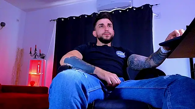 MightyAaron66 – webcam-show
