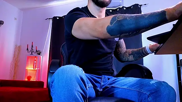 MightyAaron66 Webcamshow