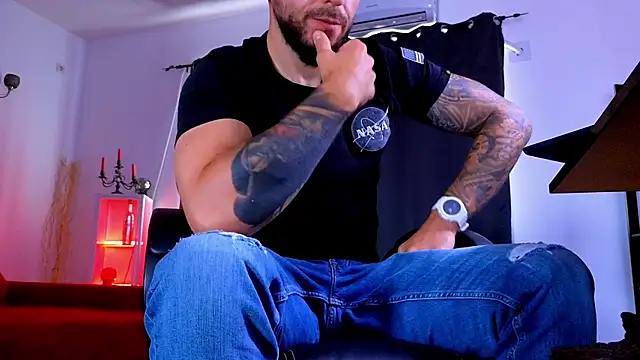 MightyAaron66 Show Webcam