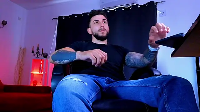 MightyAaron66 在線直播表演