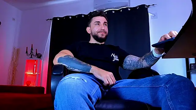 MightyAaron66 Webcam show