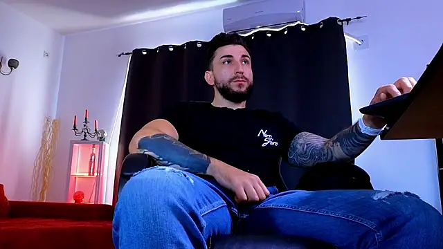 MightyAaron66 – webcam-show