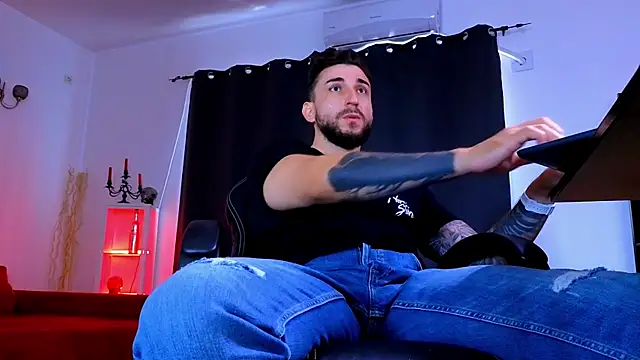 MightyAaron66 Webcam show
