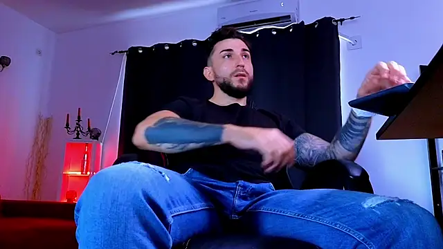MightyAaron66 Webcam show