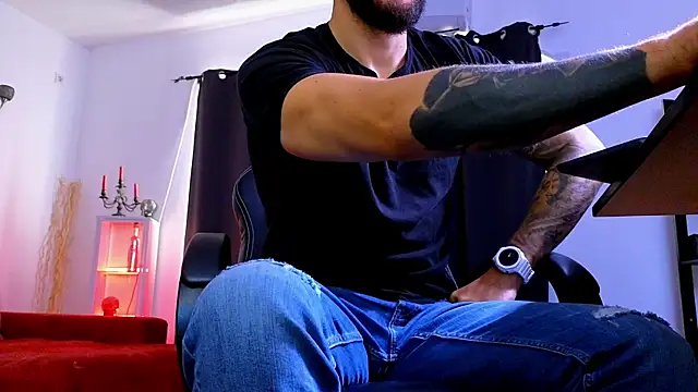MightyAaron66 Webcam Show
