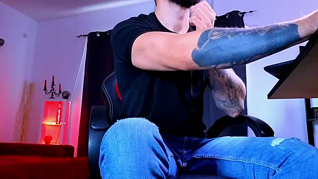 MightyAaron66's Webcam Show