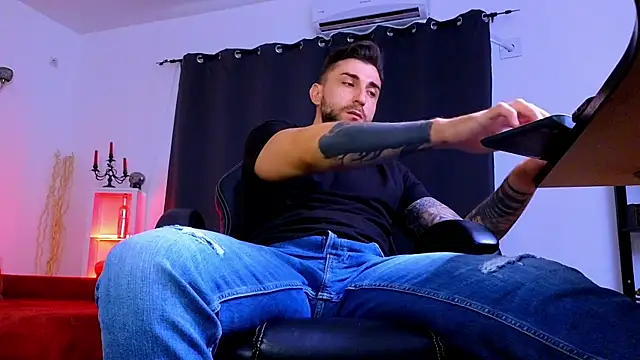MightyAaron66 Webcam show