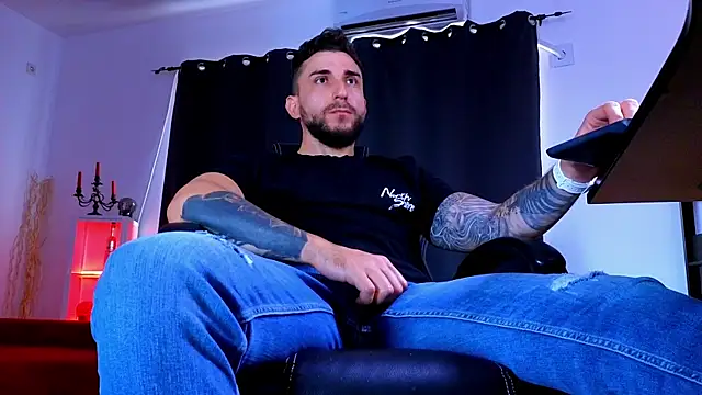 MightyAaron66 Webcam show