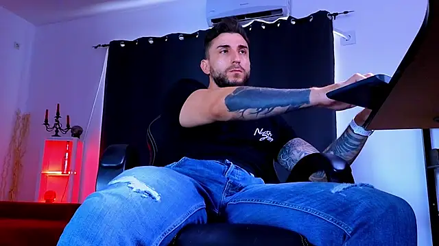 MightyAaron66 Webcam-Show
