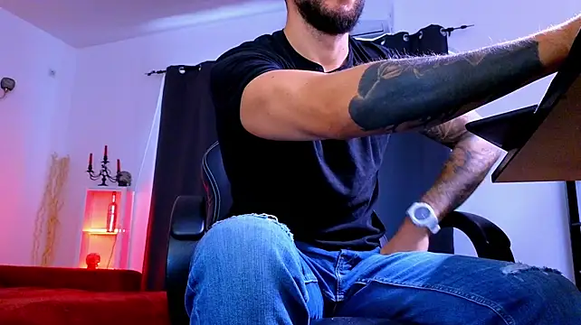 MightyAaron66 Webcam Show