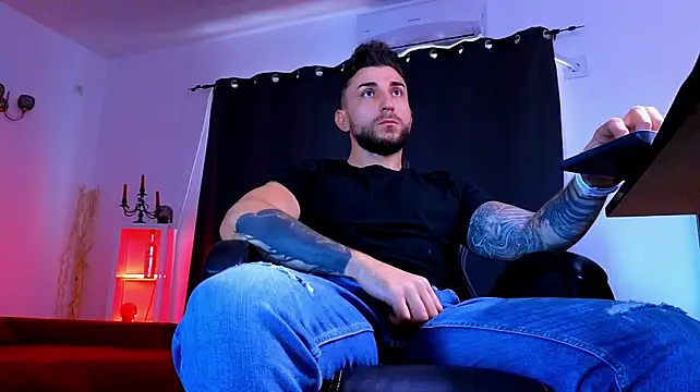 MightyAaron66 Show in webcam