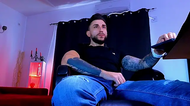 MightyAaron66 Show Webcam