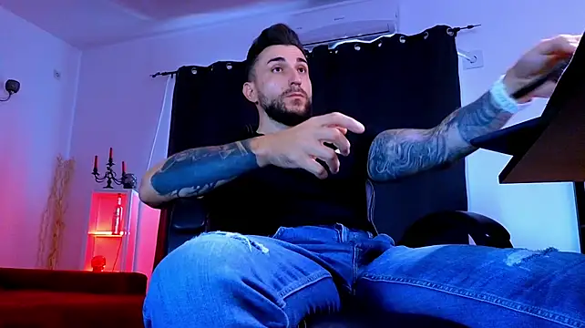 MightyAaron66 Pertunjukan Webcam