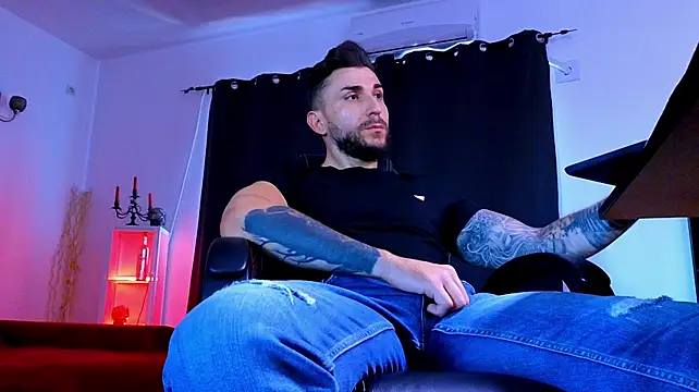 MightyAaron66 Webcam show