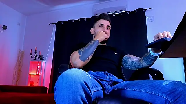 MightyAaron66 Webcam show