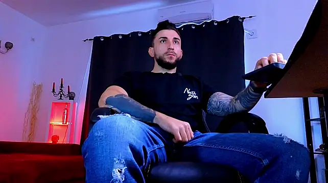 MightyAaron66 Webcam show