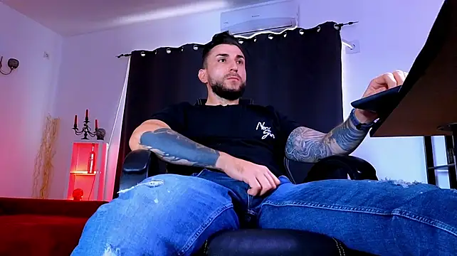 MightyAaron66 Webcam show