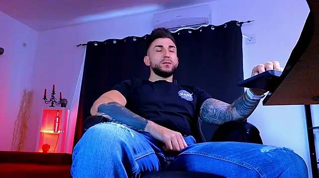 MightyAaron66 Webcam show