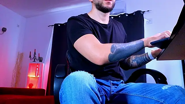 MightyAaron66 Show in webcam