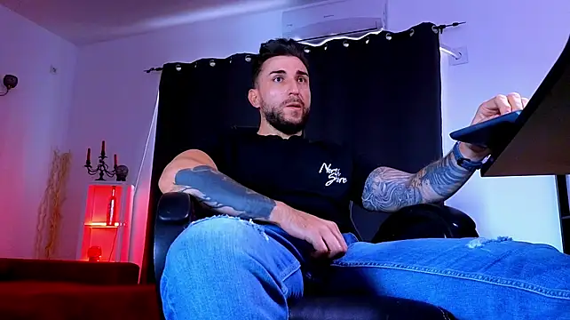 Pokazy przed kamerką – MightyAaron66