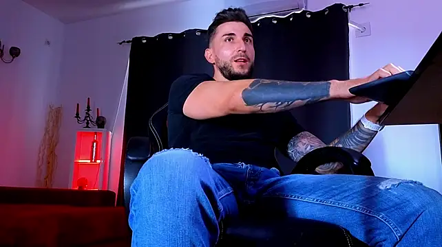 MightyAaron66's Webcam Show